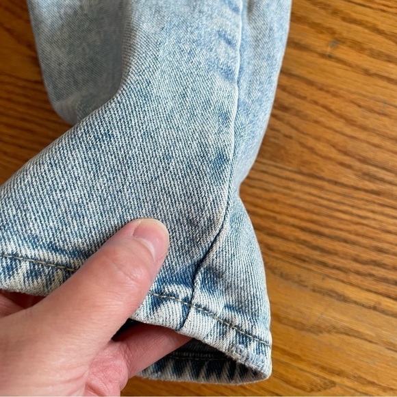 PACSUN Mom Jeans Light Wash Distressed Ripped High Waisted Cropped Crop Ankle 24 - Picture 12 of 13